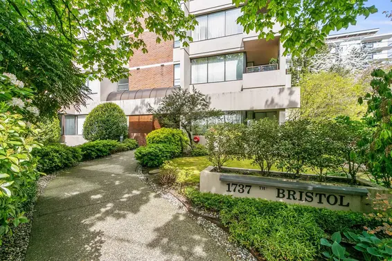 302 1737 Duchess Avenue, West Vancouver