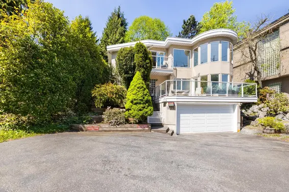 2171 Deep Cove Road, North Vancouver