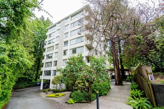 301 1785 Esquimalt Avenue, West Vancouver