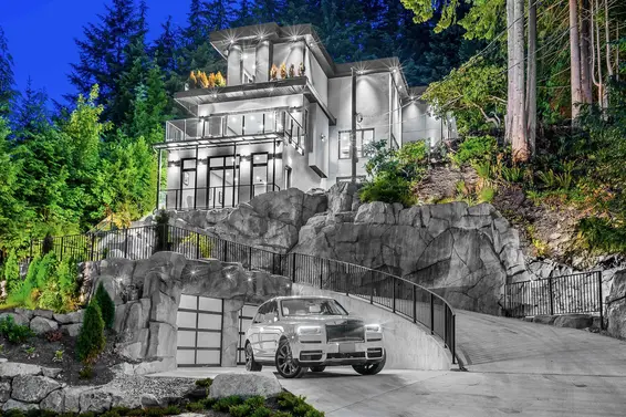 594 Craigmohr Drive, West Vancouver