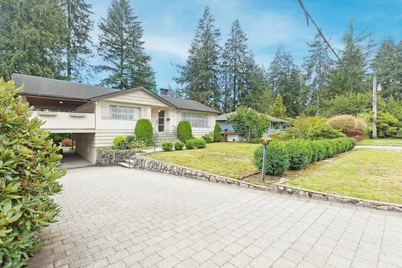 2649 Standish Drive, North Vancouver