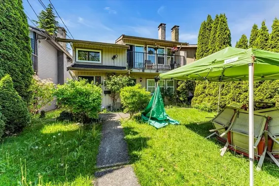 1671 Garden Avenue, North Vancouver