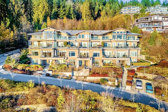 102 2575 Garden Court, West Vancouver