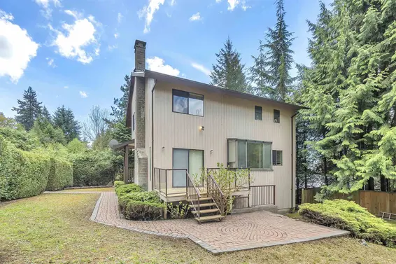 5628 Sumac Place, North Vancouver