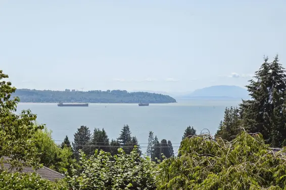 2136 Nelson Avenue, West Vancouver