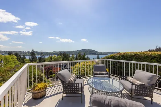 4110 Roche Place, North Vancouver