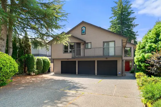 2515 Edgemont Boulevard, North Vancouver